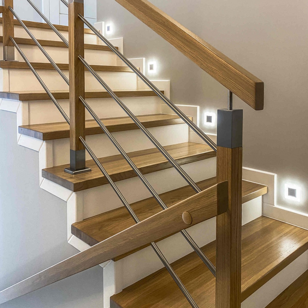 schody na beton z klasyczną balustradą